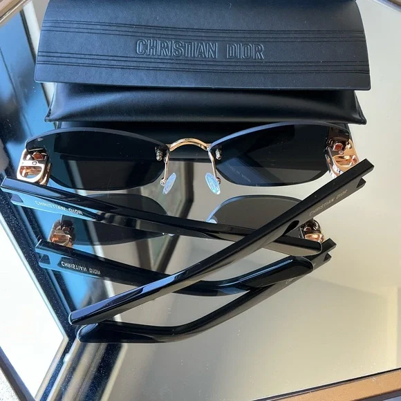 Dior Men's Black Sunglasses with Gold Hardware - Picture 9 of 10